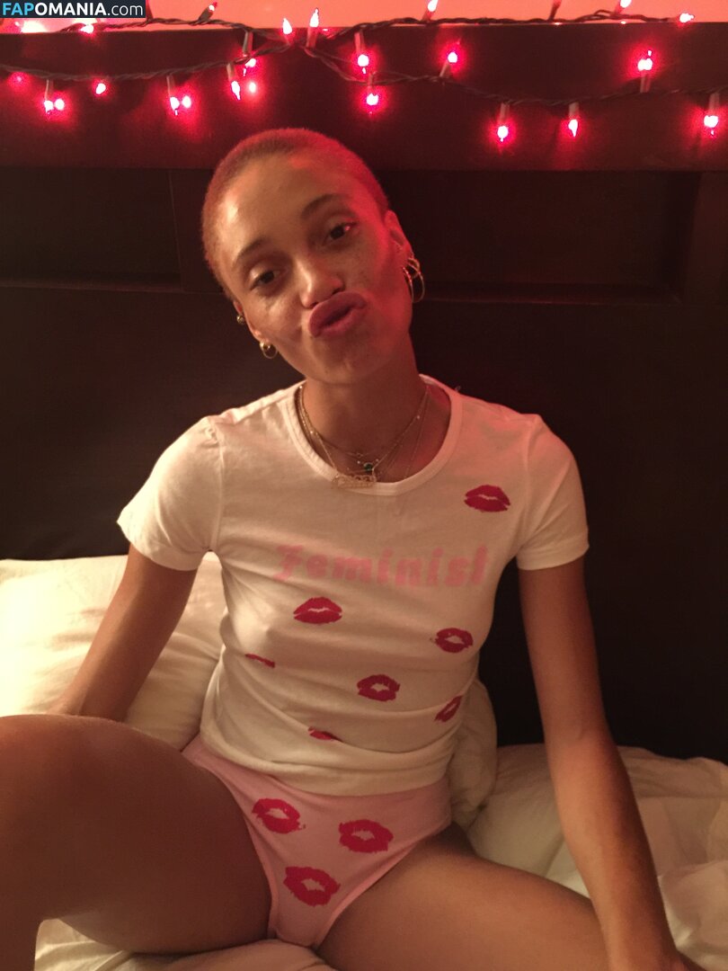 Adwoa Aboah Nud Fotografie scursă #30
