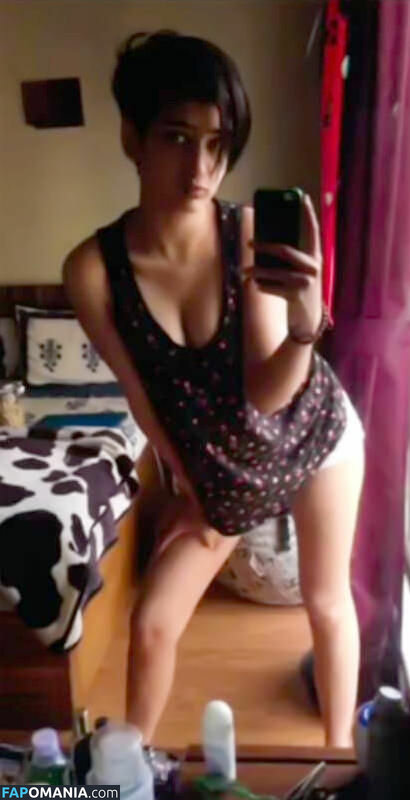 Akshara Haasan Nud Fotografie scursă #4