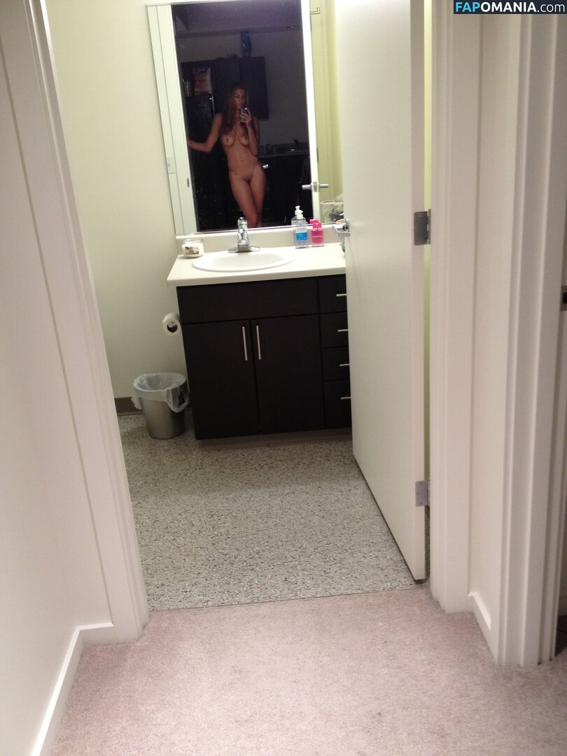 Alysha Clark Nud Fotografie scursă #2