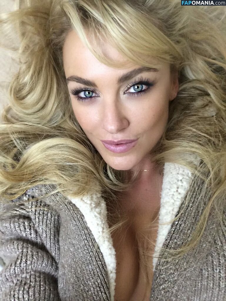 Amber Nichole Miller Nud Fotografie scursă #57