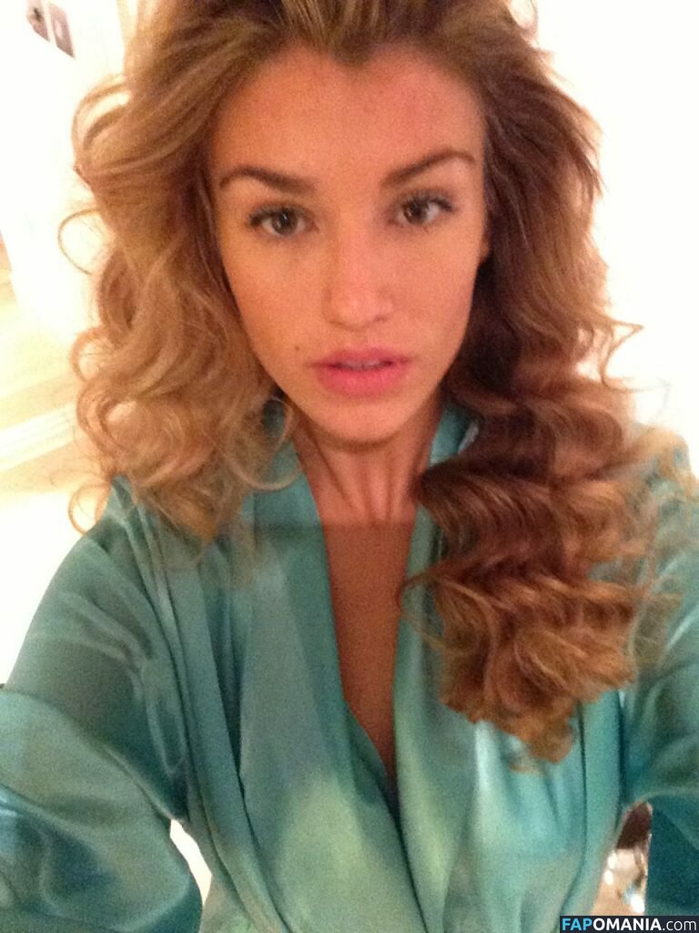 Amy Willerton Nud Fotografie scursă #50