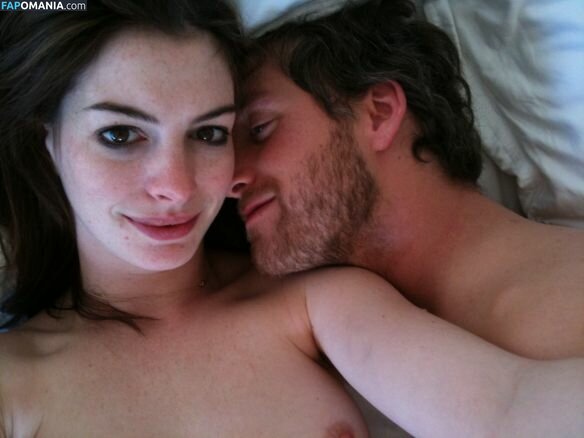 Anne Hathaway Nud Fotografie scursă #7