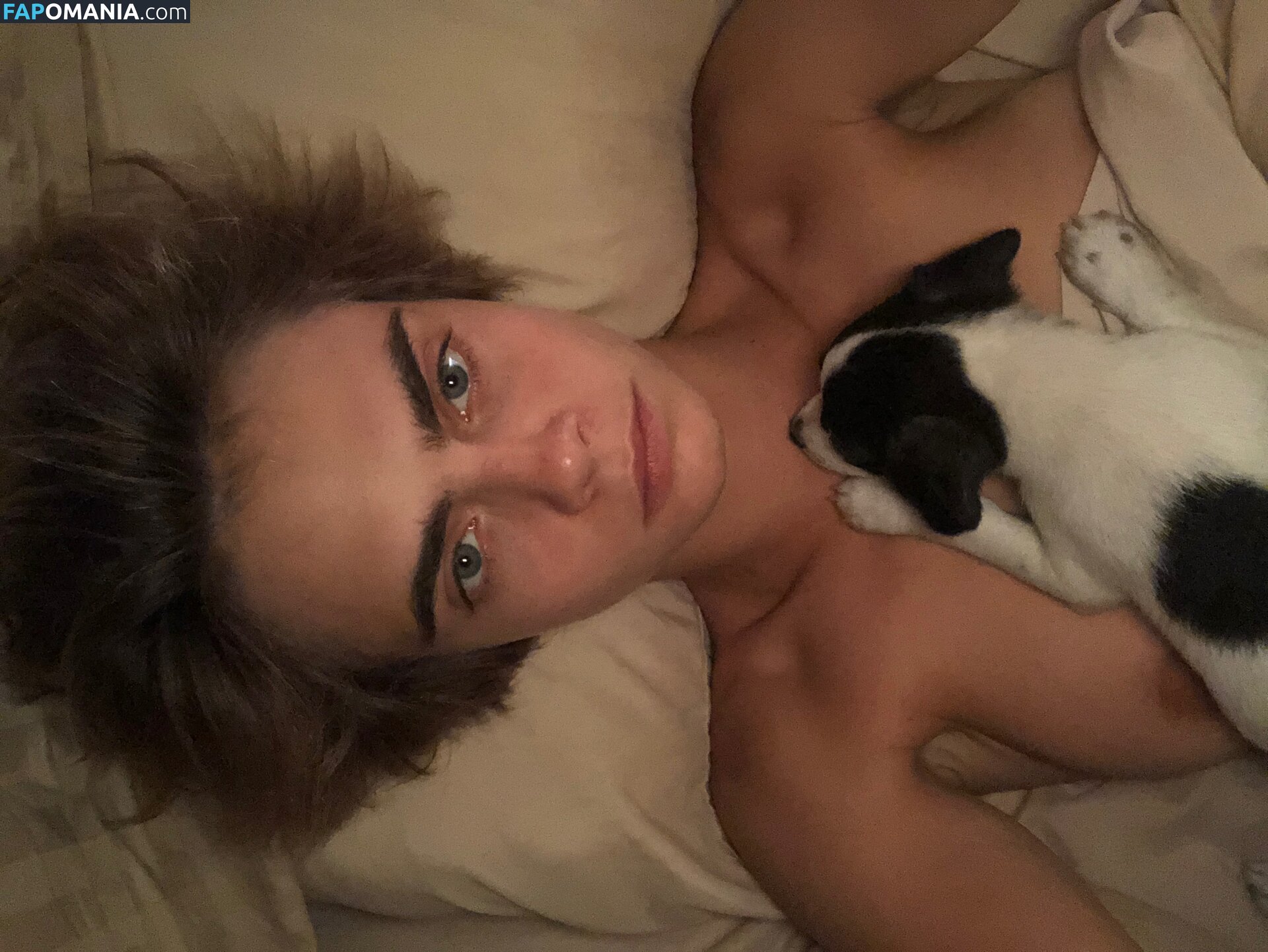 Ashley Benson And Cara Delevingne Nud Fotografie scursă #36