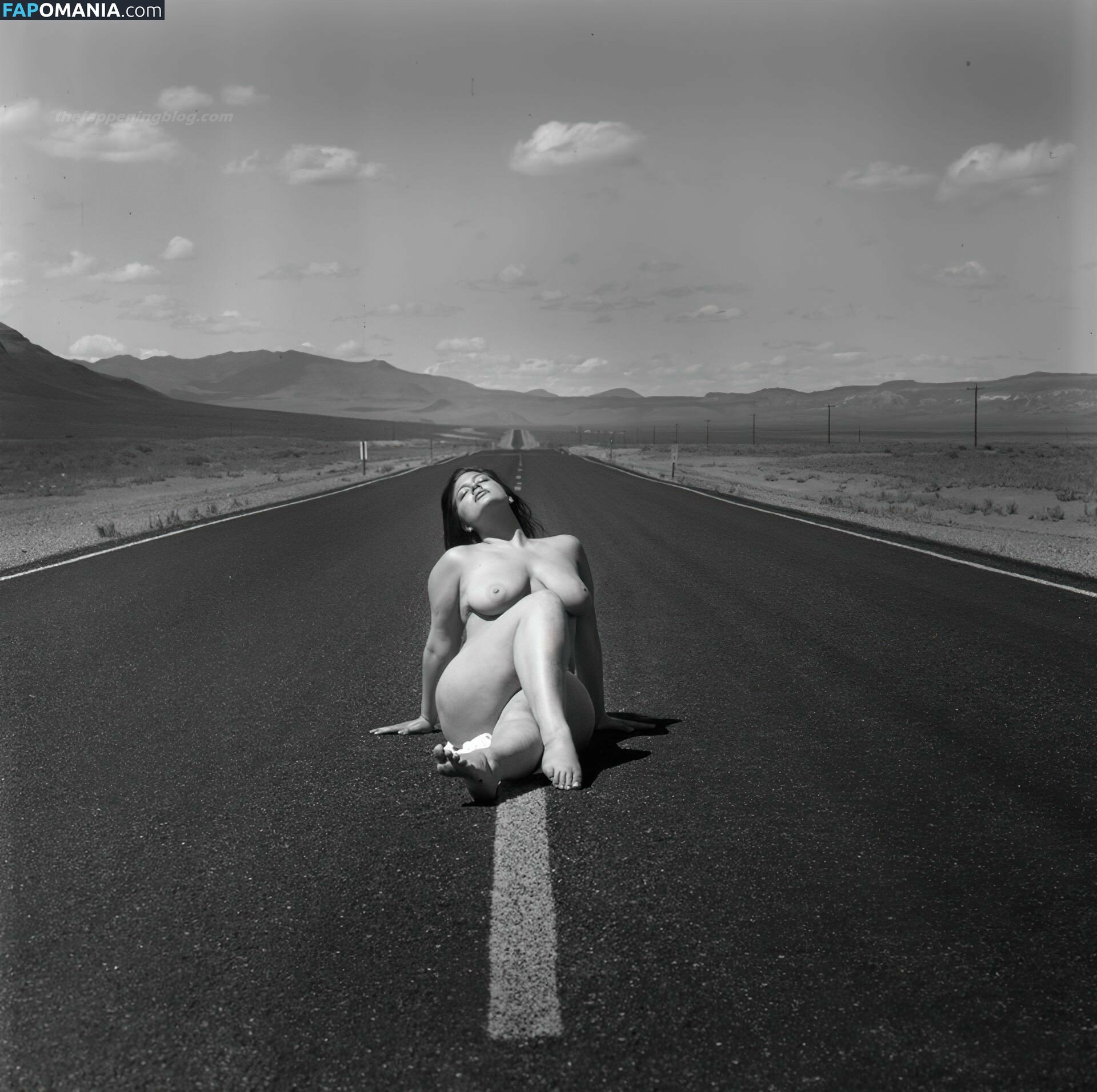 Ashley Graham Nud Fotografie scursă #17