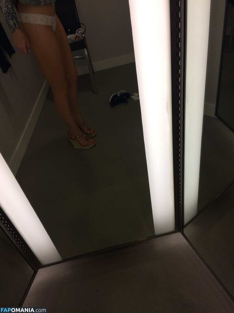 Ashley Mulheron Nud Fotografie scursă #128