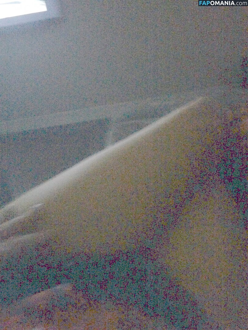 Ashley Mulheron Nud Fotografie scursă #170