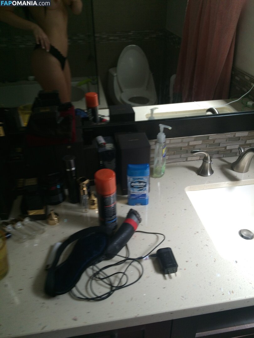 Ashley Mulheron Nud Fotografie scursă #197