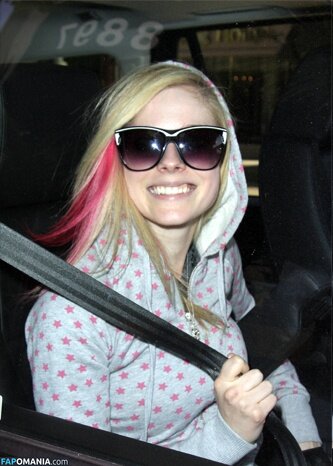 Avril Lavigne Nud Fotografie scursă #32