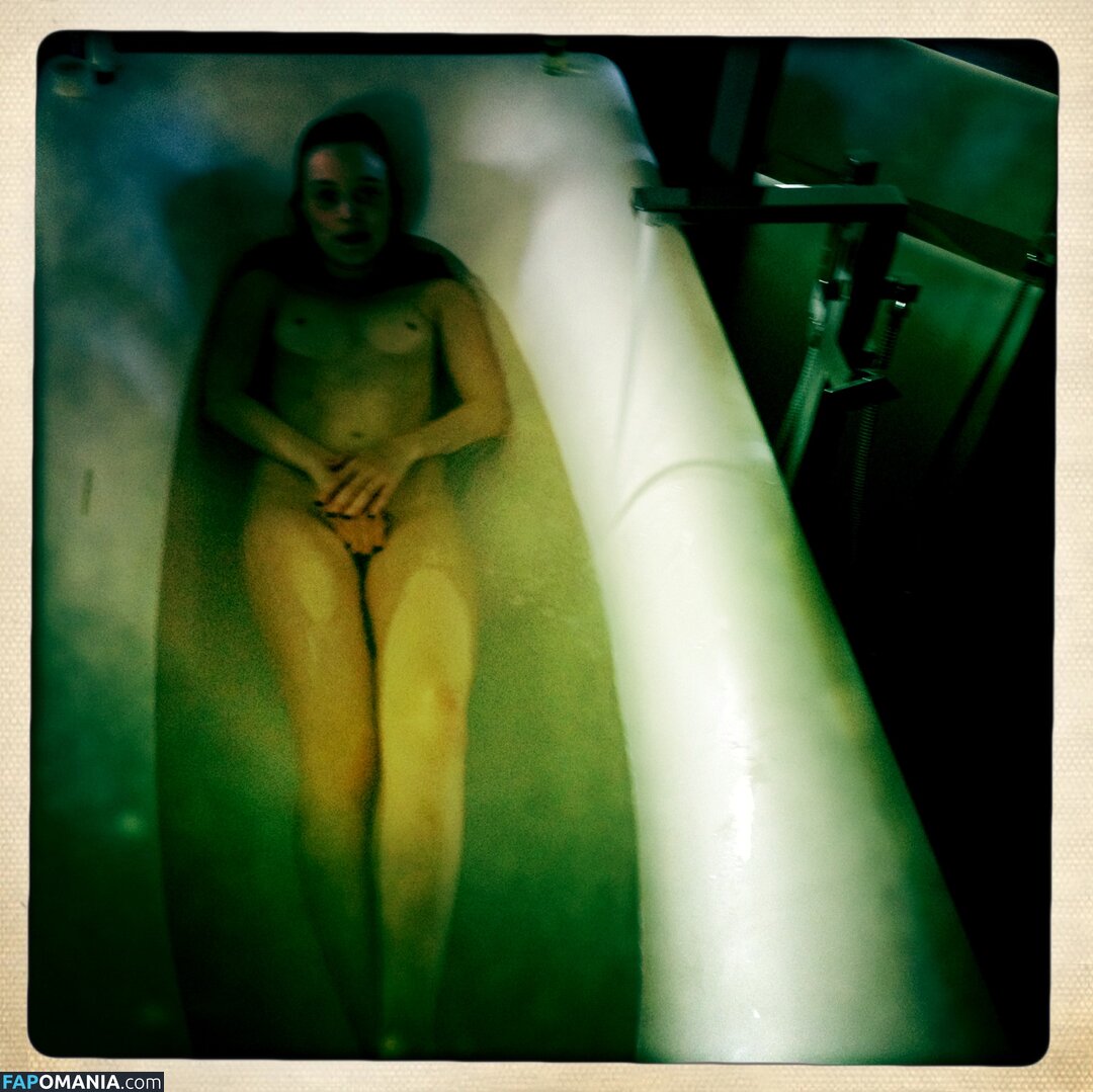 Bella Heathcote Nud Fotografie scursă #6