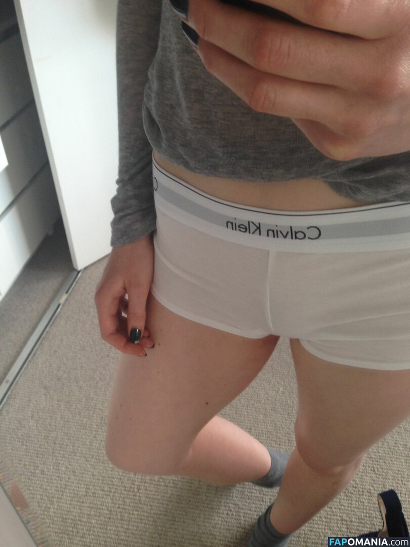 Bonnie Wright Nud Fotografie scursă #20