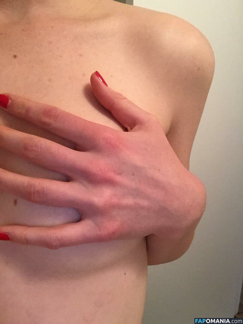 Bonnie Wright Nud Fotografie scursă #23