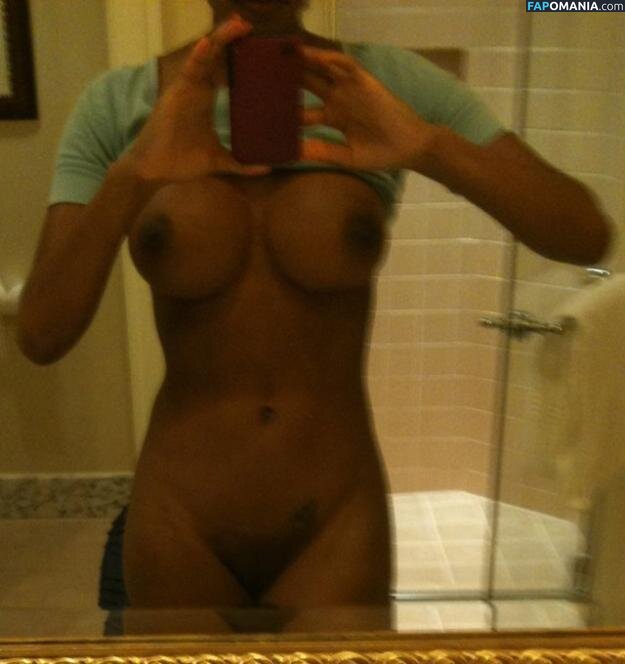 Brandi Rhodes Nud Fotografie scursă #3