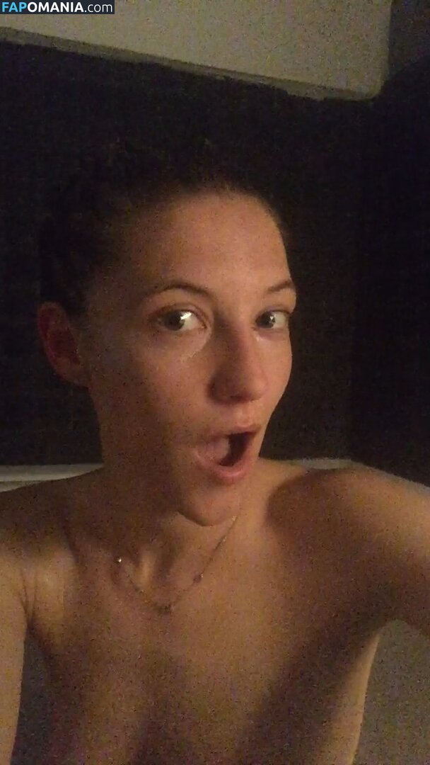 Caitlin Gerard Nud Fotografie scursă #9