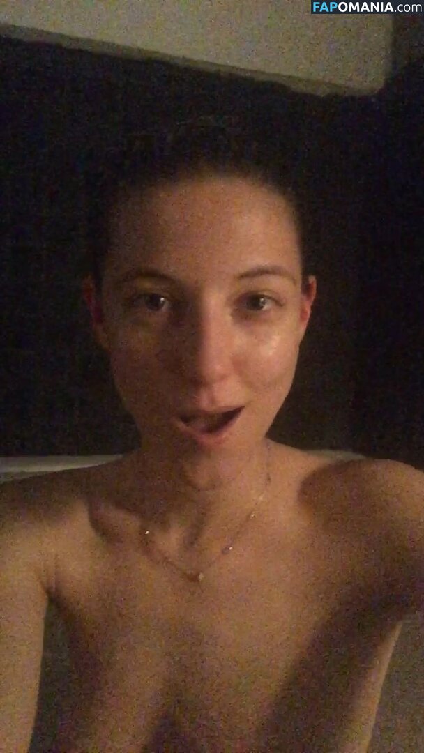 Caitlin Gerard Nud Fotografie scursă #10