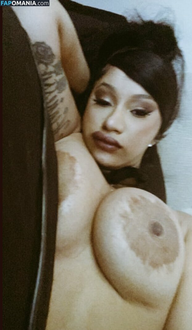 Cardi B Nud Fotografie scursă #1
