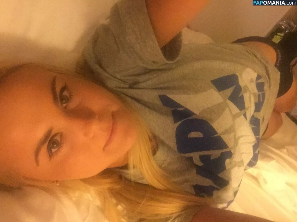 Carly Booth Nud Fotografie scursă #35