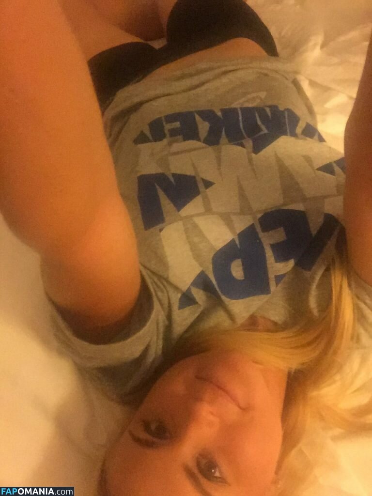 Carly Booth Nud Fotografie scursă #41