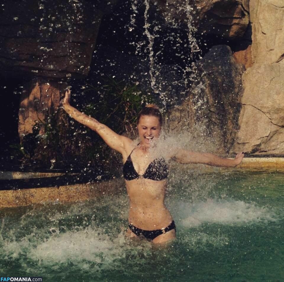 Carly Booth Nud Fotografie scursă #75