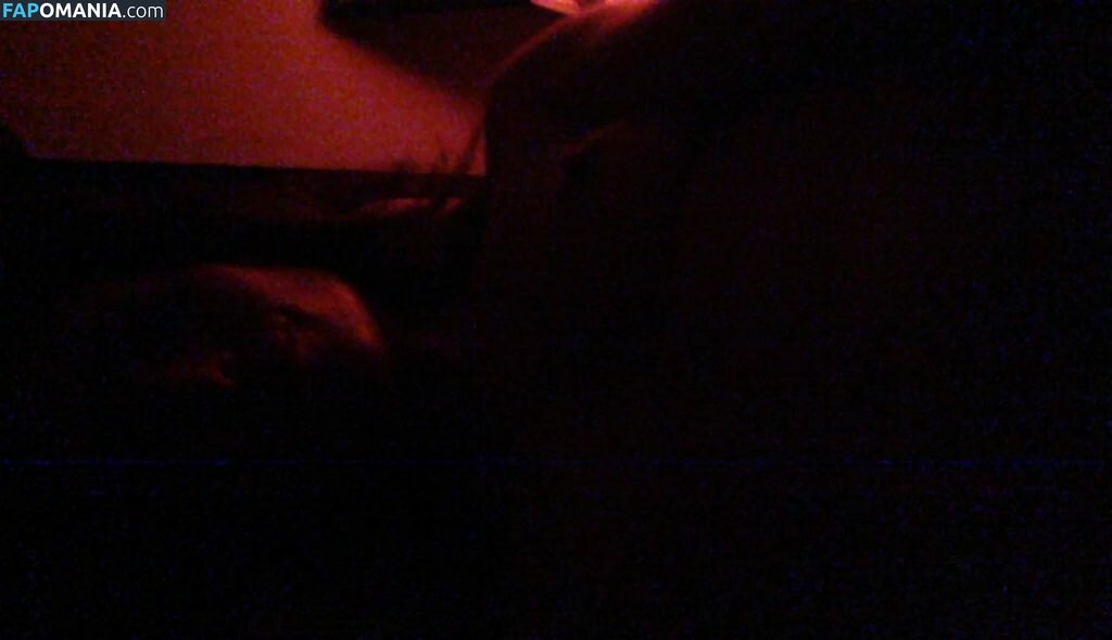 Carly Pope Nud Fotografie scursă #8