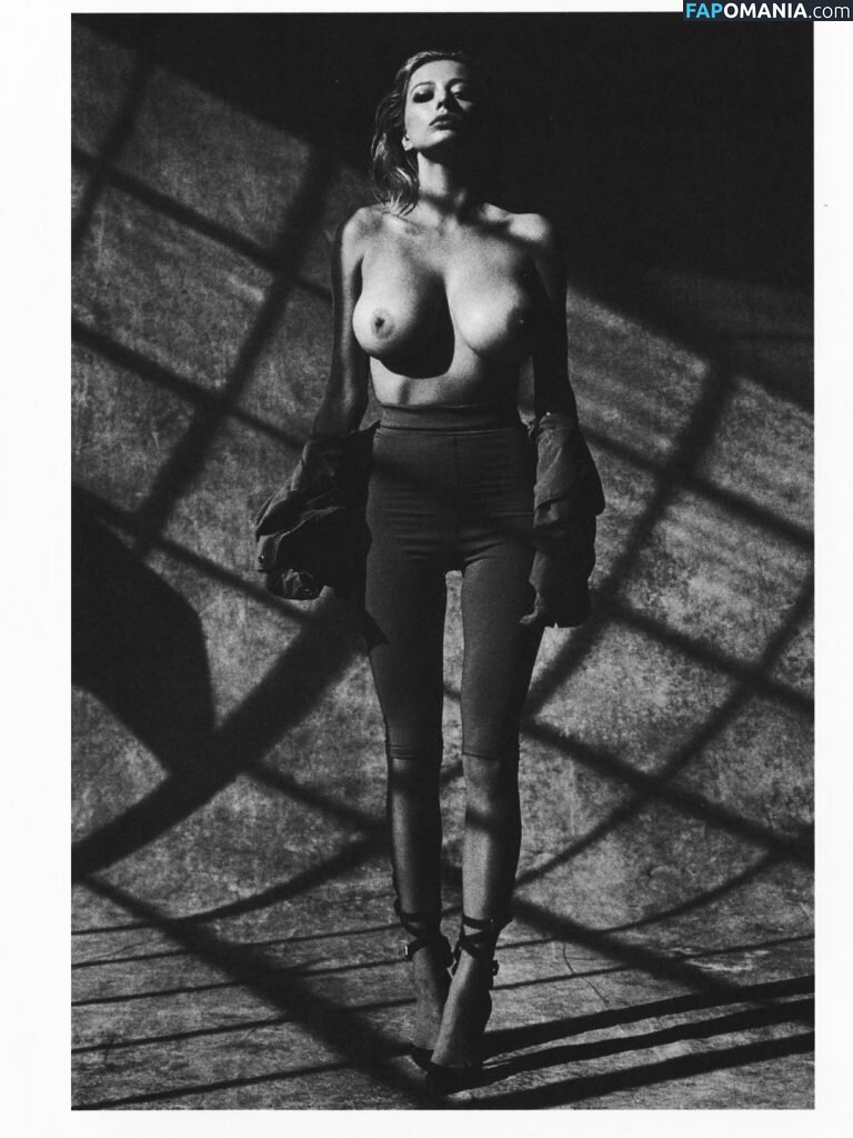 Caroline Vreeland Nud Fotografie scursă #5