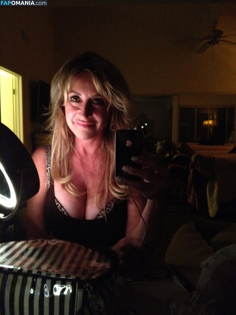 Carrie Michalka Nud Fotografie scursă #22