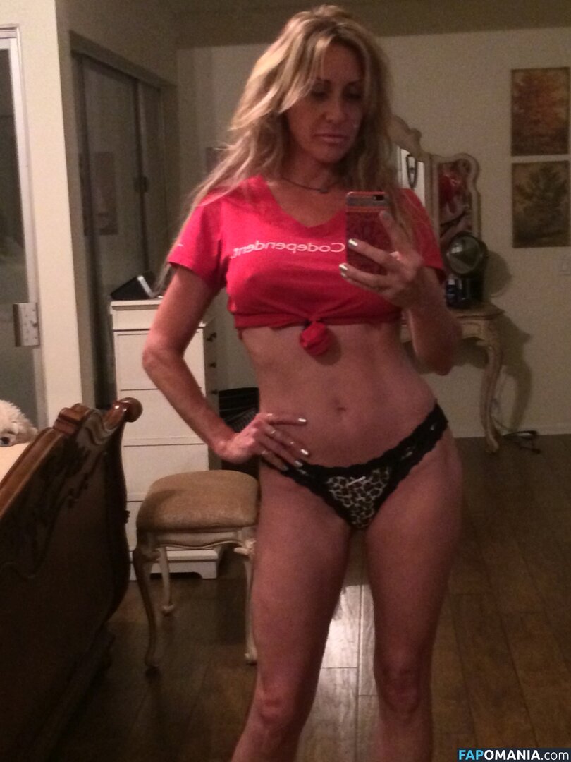 Carrie Michalka Nud Fotografie scursă #71