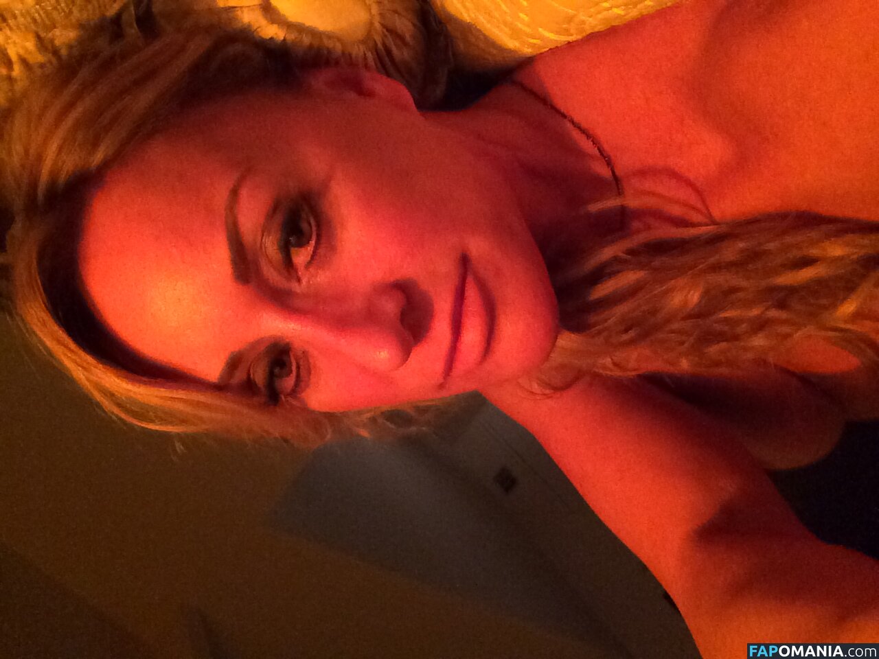 Carrie Michalka Nud Fotografie scursă #187