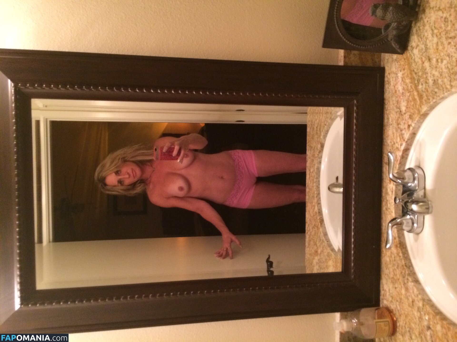 Carrie Michalka Nud Fotografie scursă #217