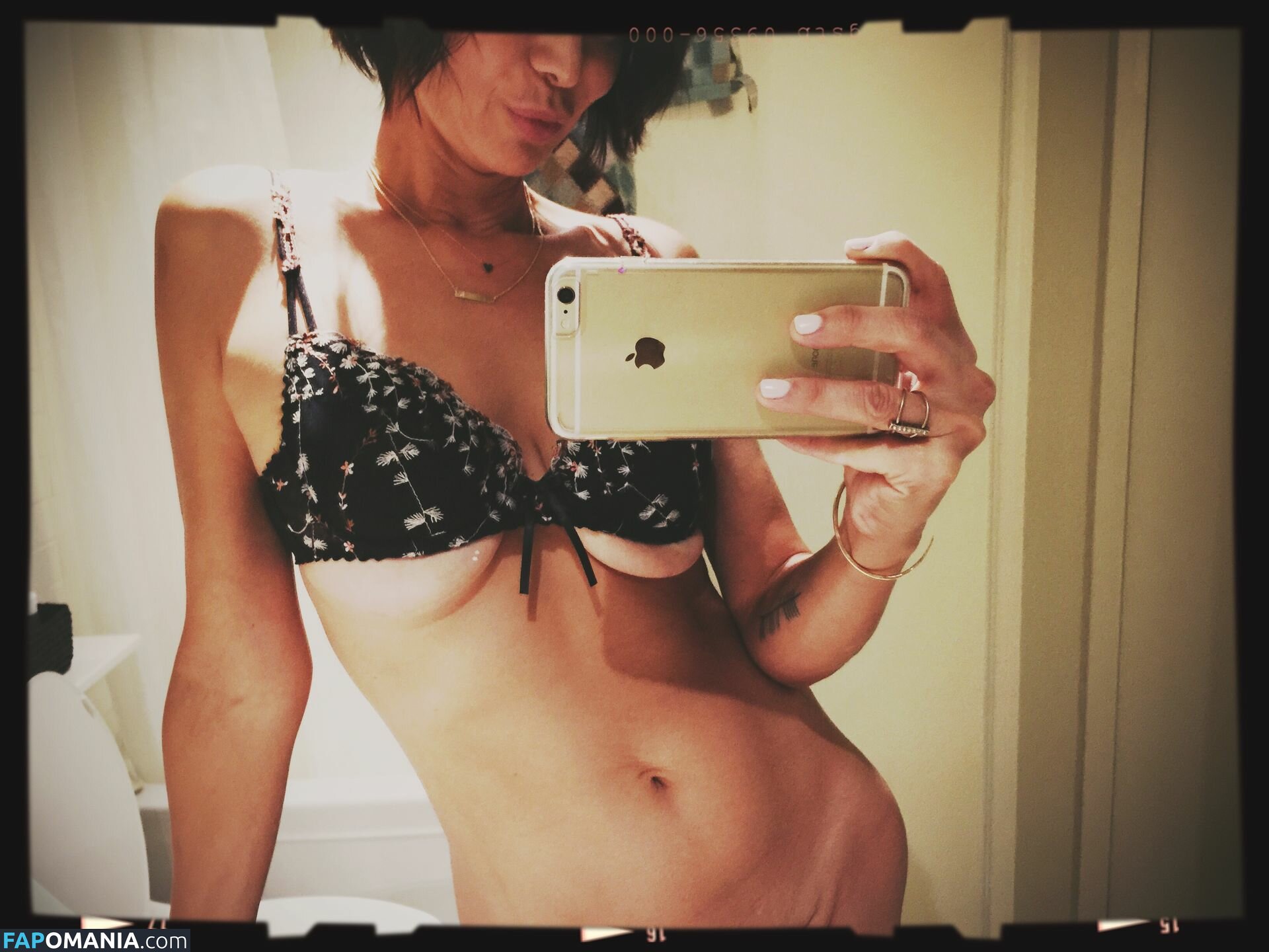 Catherine Bell Nud Fotografie scursă #41