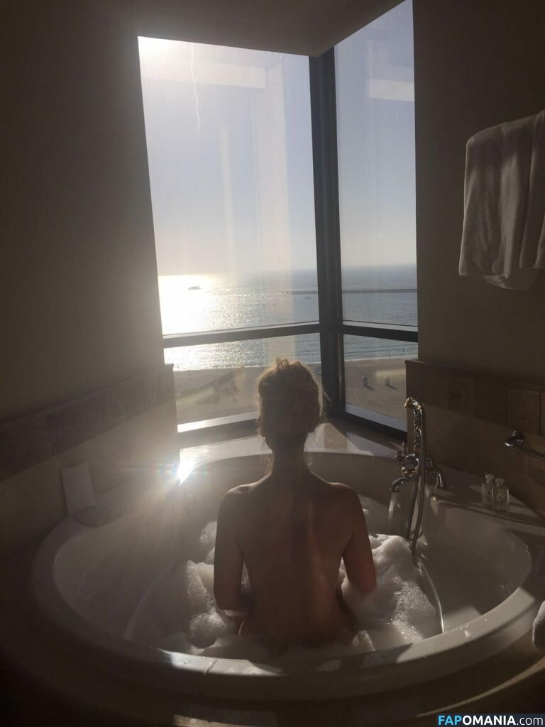 Catherine Tyldesley Nud Fotografie scursă #55