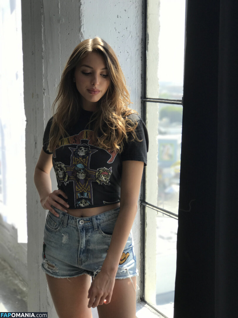 Celine Farach Nud Fotografie scursă #7