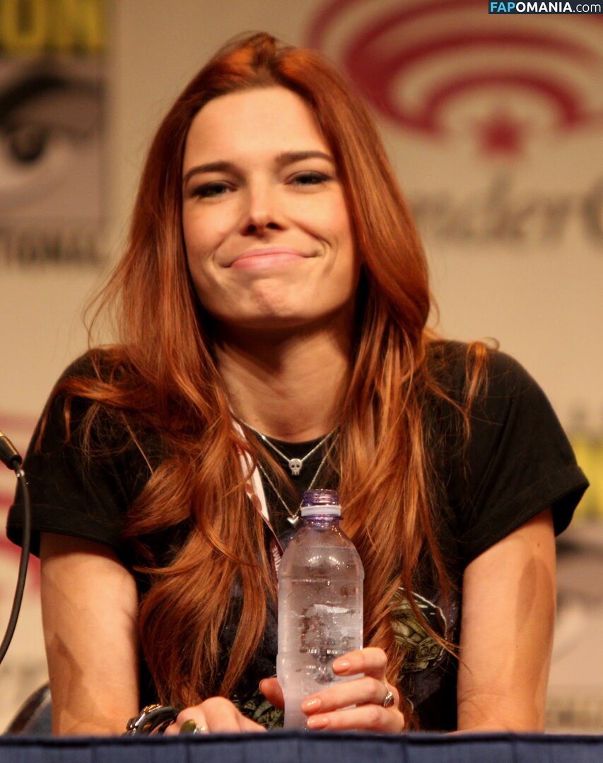 Chloe Dykstra Nud Fotografie scursă #36