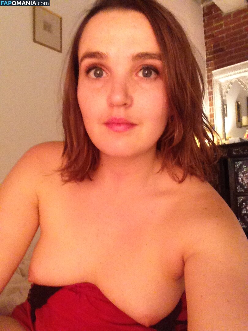 Chloe Fineman Nud Fotografie scursă #6