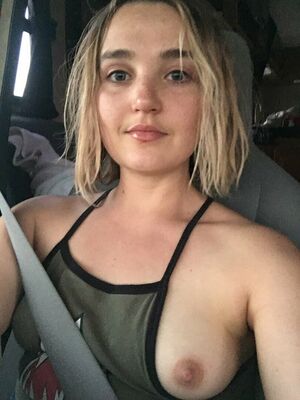 Chloe Fineman