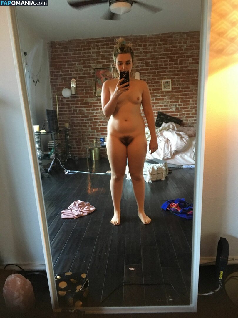 Chloe Fineman Nud Fotografie scursă #29