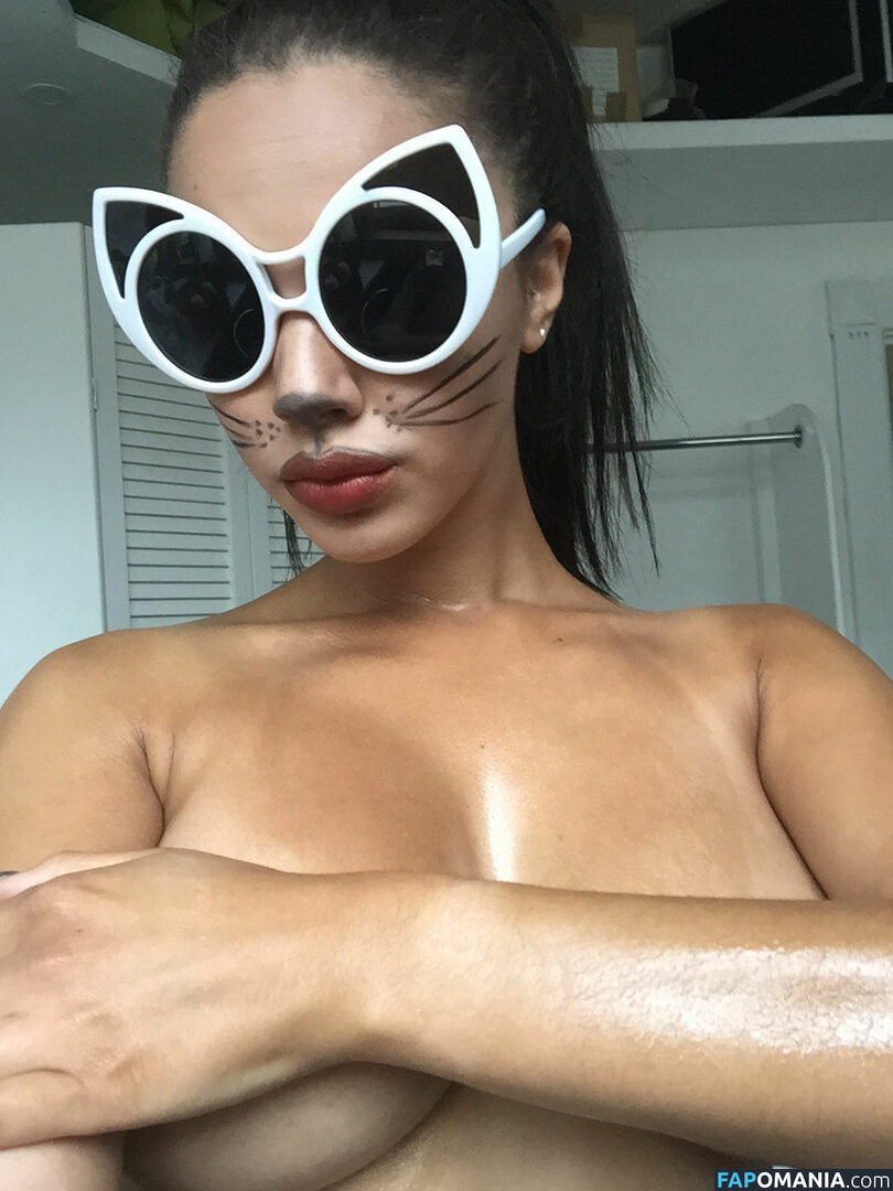 Courtnie Quinlan Nud Fotografie scursă #22
