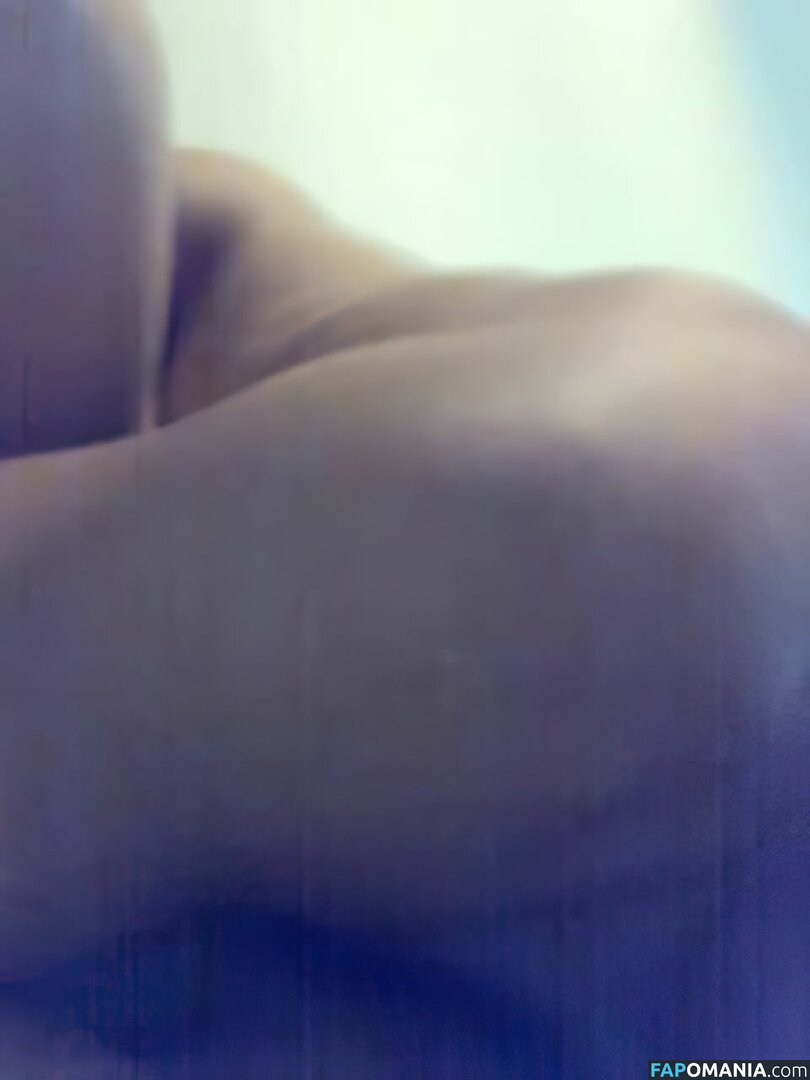 Cut Tari Nud Fotografie scursă #30