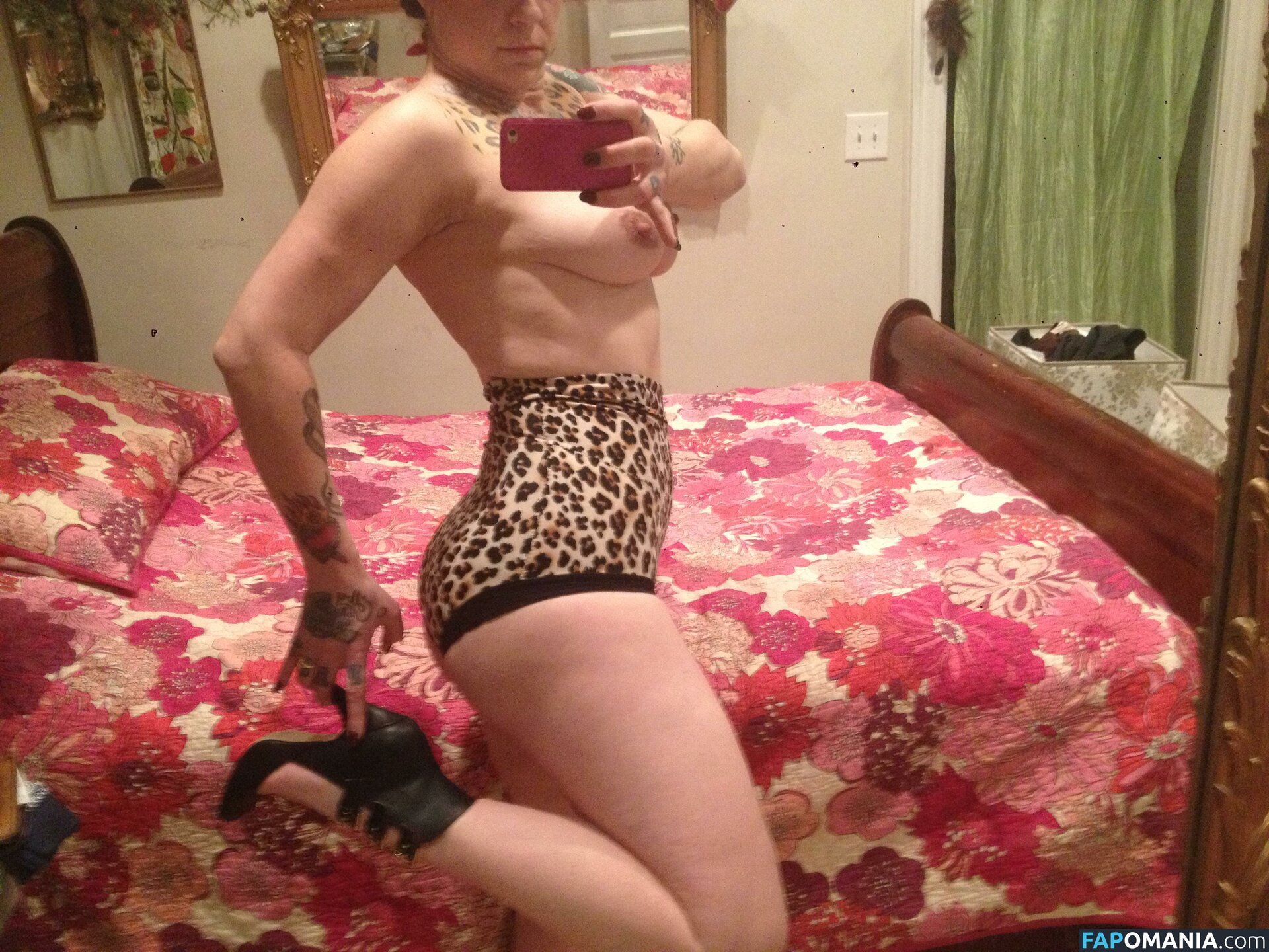 Danielle Colby Nud Fotografie scursă #5