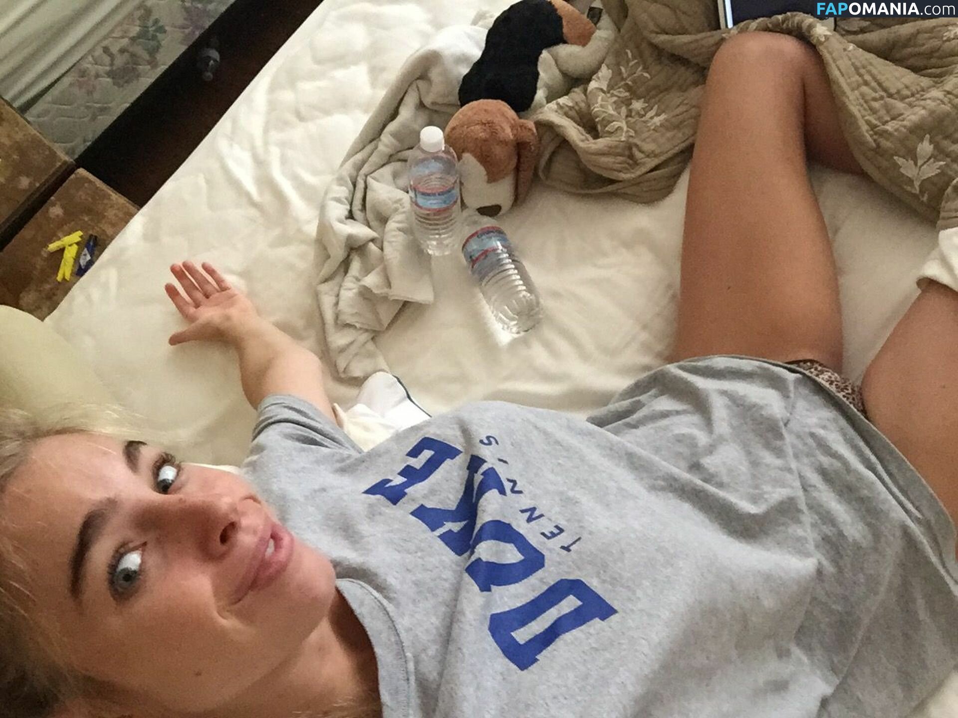 Elizabeth Turner Nud Fotografie scursă #29