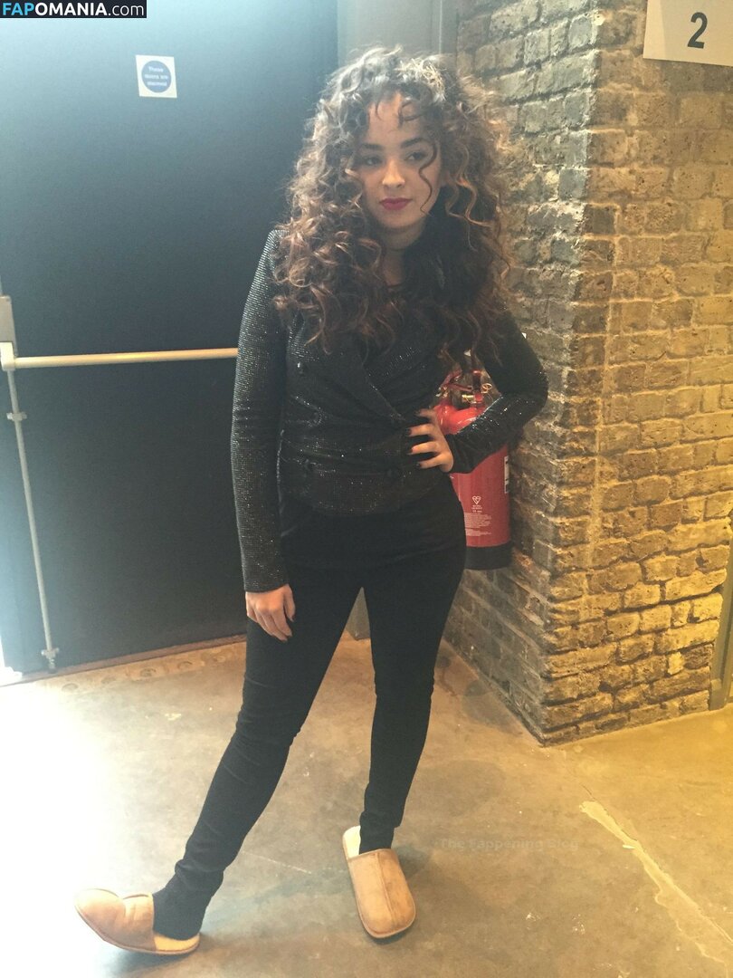 Ella Eyre Nud Fotografie scursă #16