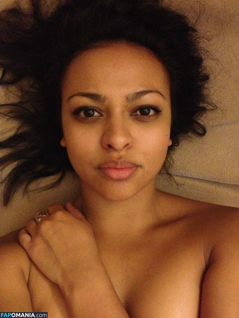 Ellenore Scott Nud Fotografie scursă #1