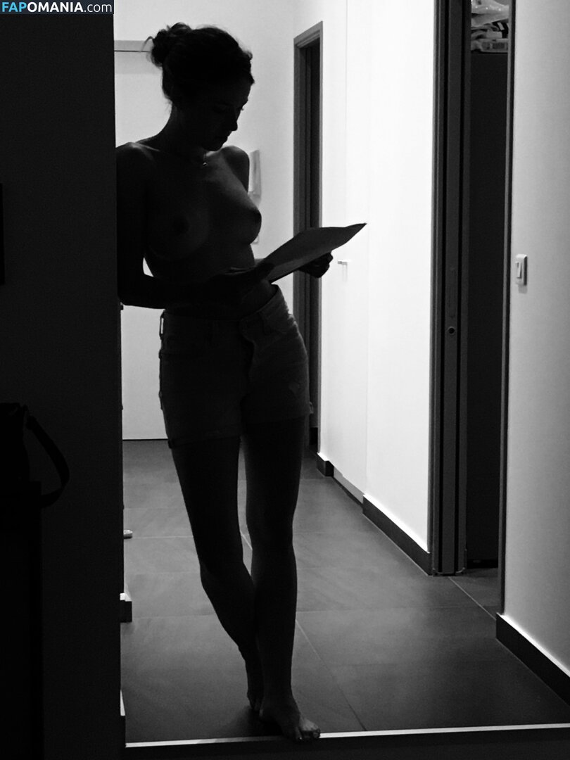 Elodie Fontan Nud Fotografie scursă #11