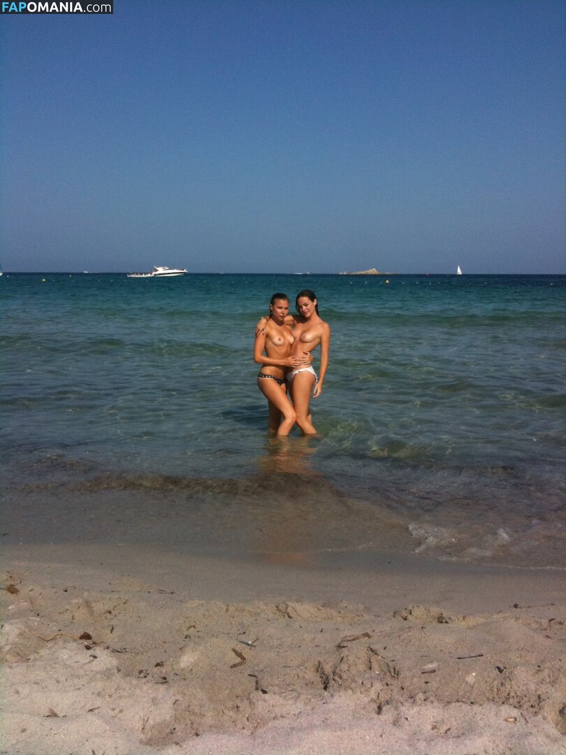 Hailey Gates And Paige Elkington Nud Fotografie scursă #11