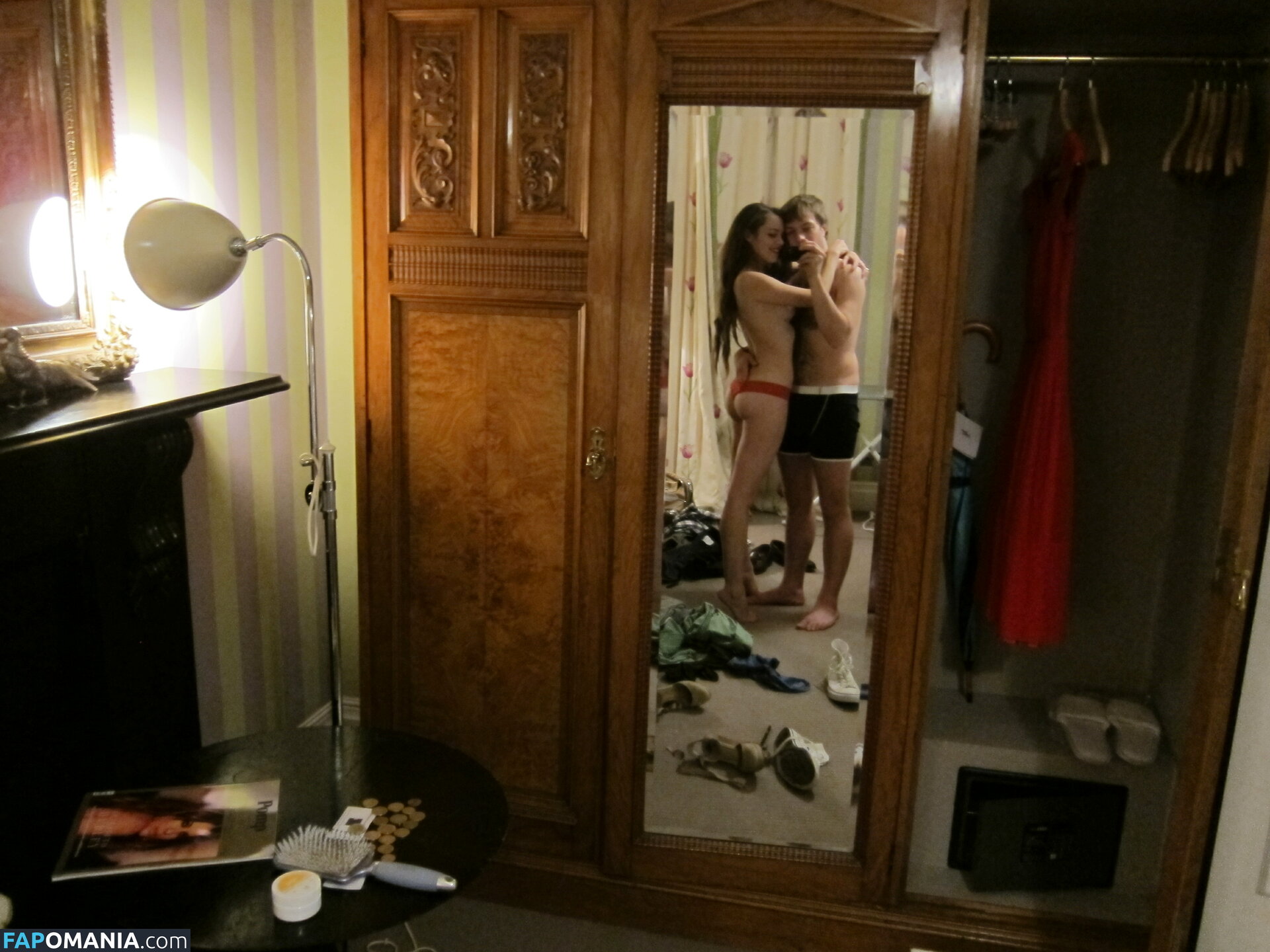 Hailey Gates And Paige Elkington Nud Fotografie scursă #50