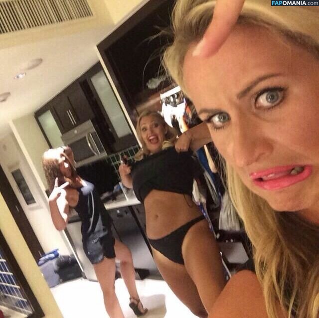 Hayley McQueen Nud Fotografie scursă #5