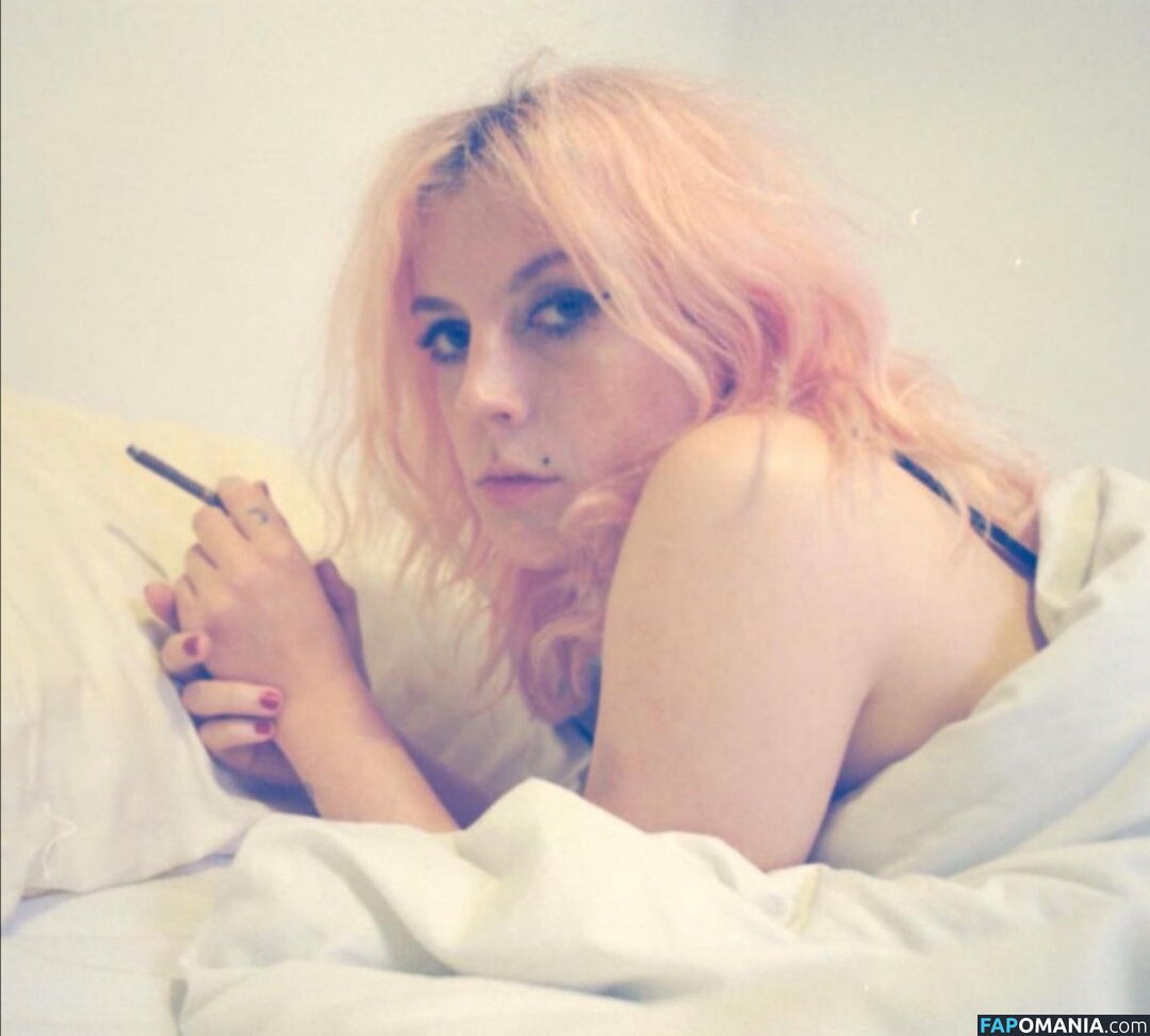 Izzy Phillips Nud Fotografie scursă #8