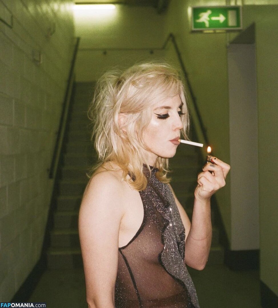 Izzy Phillips Nud Fotografie scursă #13