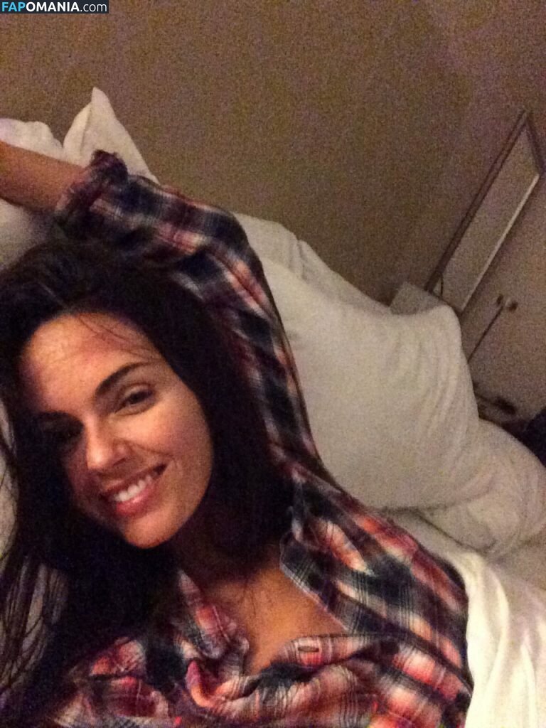 Jennifer Metcalfe Nud Fotografie scursă #26