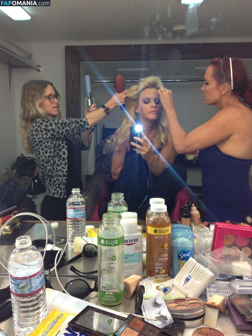 Jenny McCarthy Nud Fotografie scursă #2