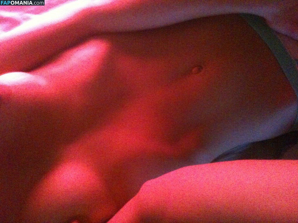 Jenny Skavlan Nud Fotografie scursă #6
